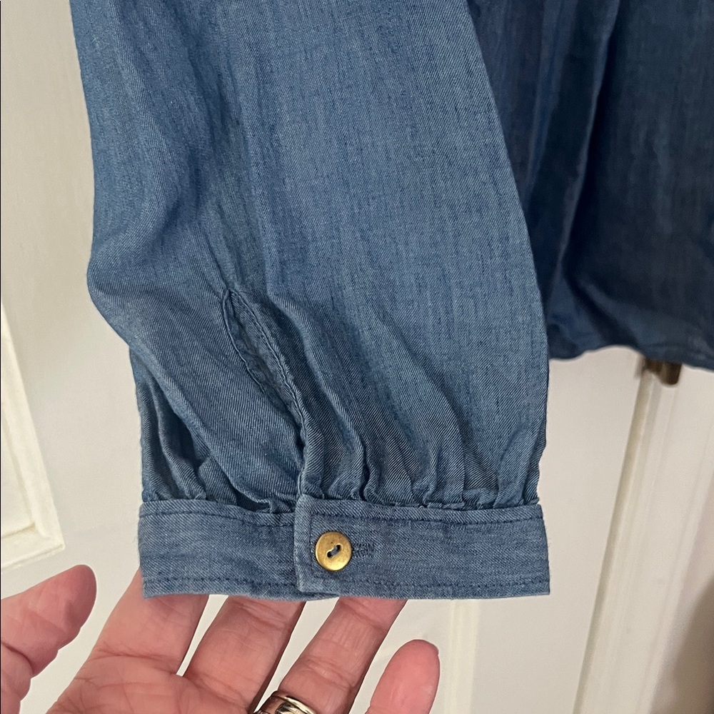 LOFT Chambray Blue Blouse - Picture 3 of 4